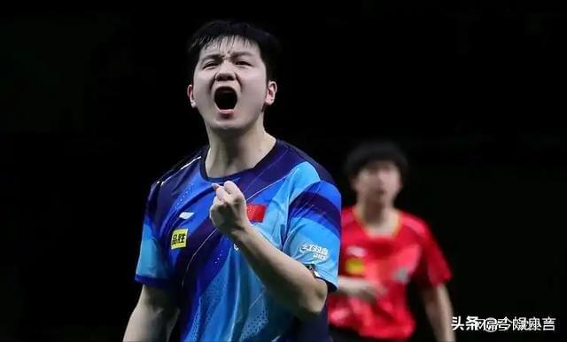 九游娱乐：雷军线W黄金球拍东哥乐得合不拢嘴(图24)