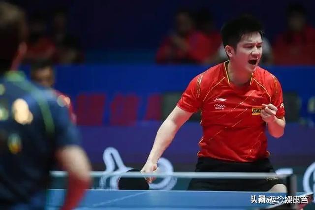 九游娱乐：雷军线W黄金球拍东哥乐得合不拢嘴(图37)