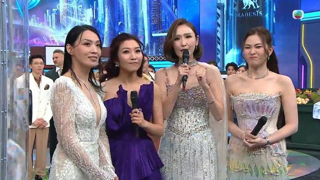 九游娱乐文化：离奇缺席台庆！司仪终上水避谈内情网民不忿错过年度“夹胸揽”(图3)