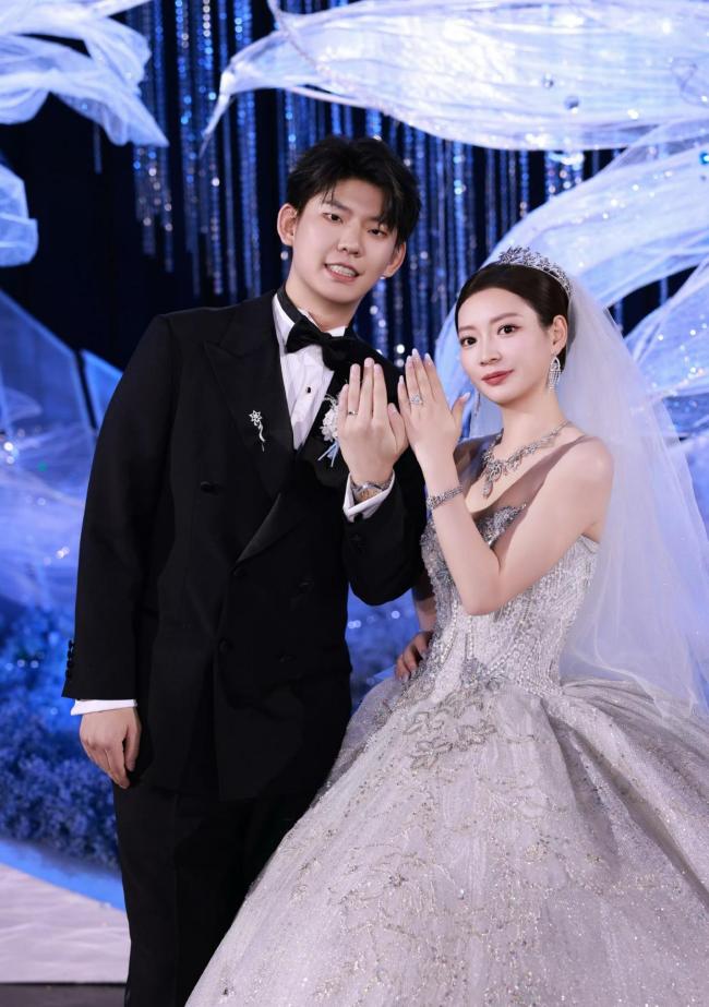 王楚钦祝刘雨辰黄雅琼百年好合体坛明星共贺佳缘(图4)