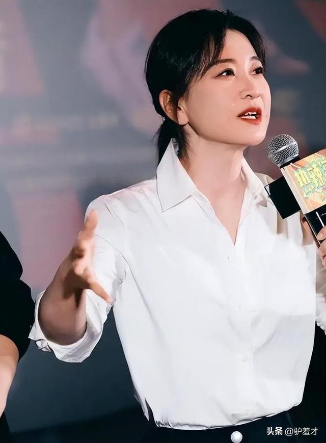 钱赚够了不装了？退出春晚、解散公司贾玲如今的下场怪不了别人(图13)