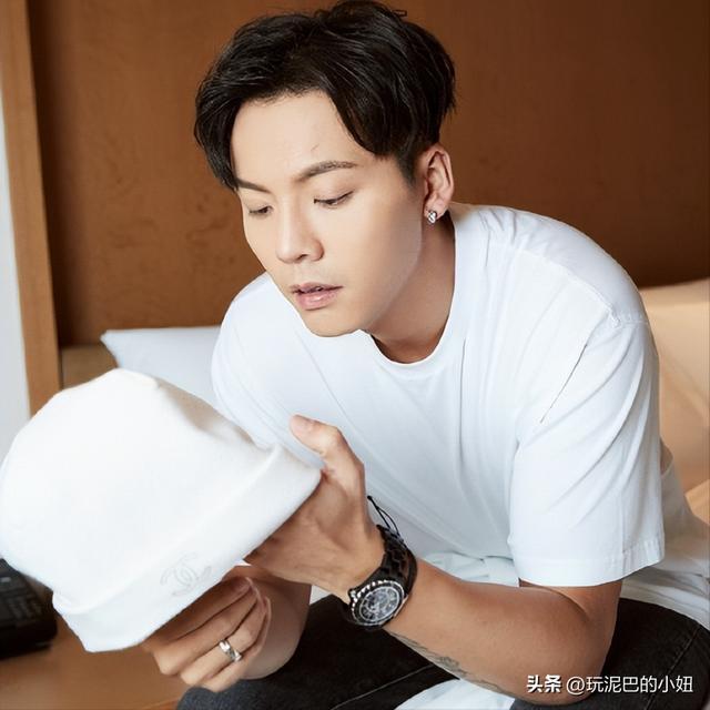 陈伟霆:和何穗在一起很多年孩子不是意外爱宠去世第二天儿子出生(图6)