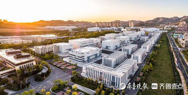 琴岛观澜丨百年影史走到“工业电影造梦”电影之都闪耀华表(图2)
