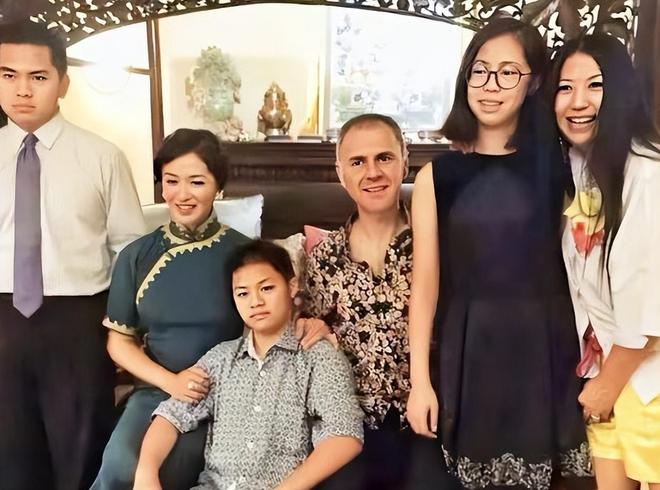 九游娱乐：2024娱乐圈怎么了集体官宣扎堆生子每一对都好磕！(图18)