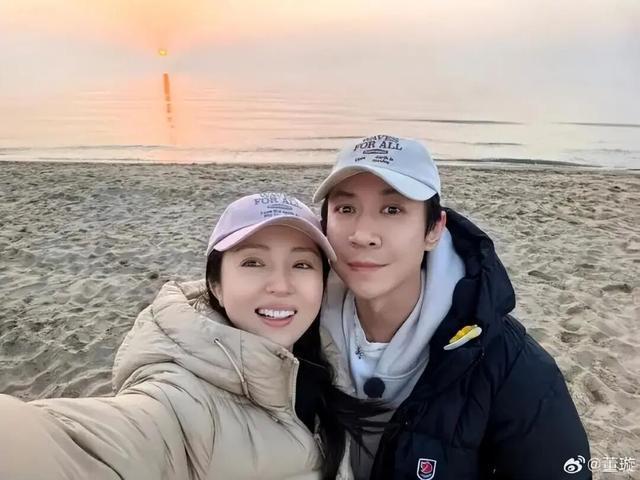女星董璇嫁小9岁张维伊被全网劝分最新回应：“感谢大家这么关心我”其曾表示不会把钱放在一起(图2)