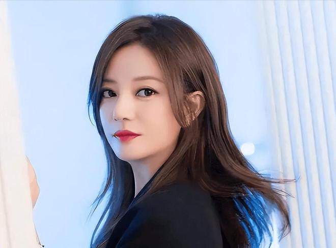 封杀4年49岁赵薇又有消息因胃癌去世传闻5个月前就真相大白(图13)