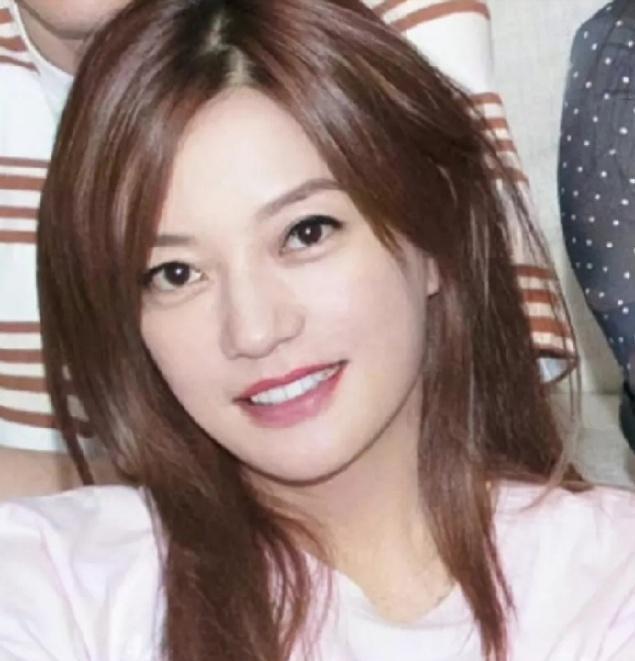 封杀4年49岁赵薇又有消息因胃癌去世传闻5个月前就真相大白(图8)