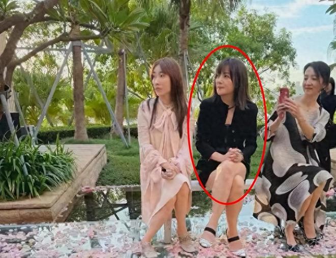 封杀4年49岁赵薇又有消息因胃癌去世传闻5个月前就真相大白(图9)