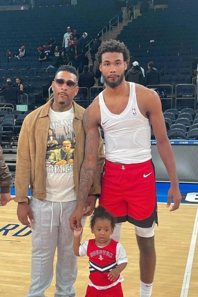 8个月前痛失父亲！24岁伊森化悲痛为力量多项数据创生涯新高(图3)