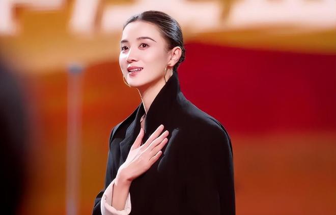 九游娱乐：成龙因病去世、赵本山灵堂、宋佳知三当三现在的造谣越来越离谱(图5)