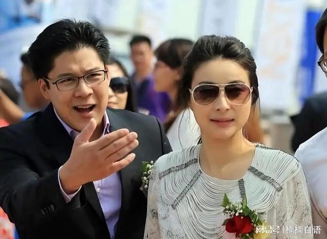 婚礼结束仅4天霍震霆两个儿子“爆雷”郭晶晶态度已说明一切(图15)