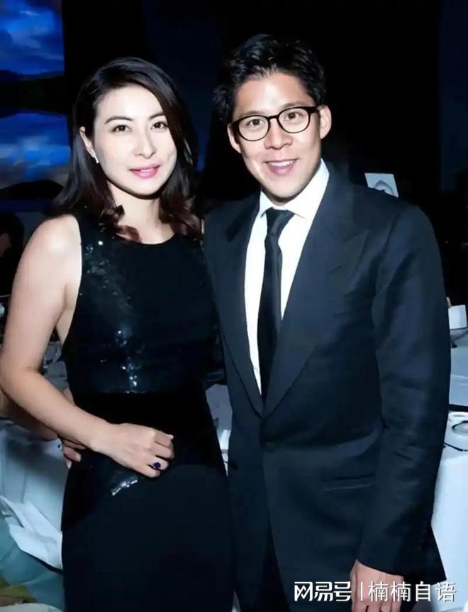 婚礼结束仅4天霍震霆两个儿子“爆雷”郭晶晶态度已说明一切(图13)