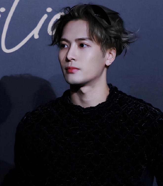 九游娱乐：不结婚怎么解决生理需求？31岁王嘉尔的回答让多少明星羞愧难当(图3)