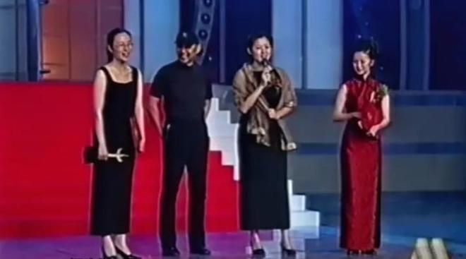 王一博入选明星公益优秀案例(图12)