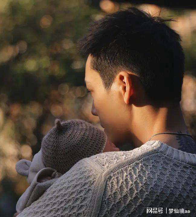 陈伟霆首谈官宣生子：计划之内的温暖别让舆论绑架明星人生(图10)