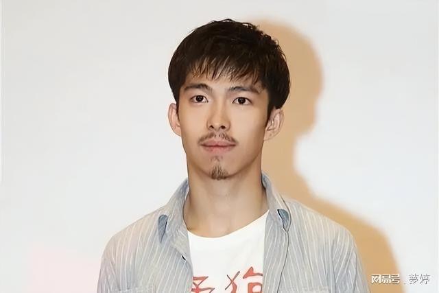 九游娱乐：今晚开播！又一20集黑马大剧来袭演员阵容不错有爆款潜质(图5)