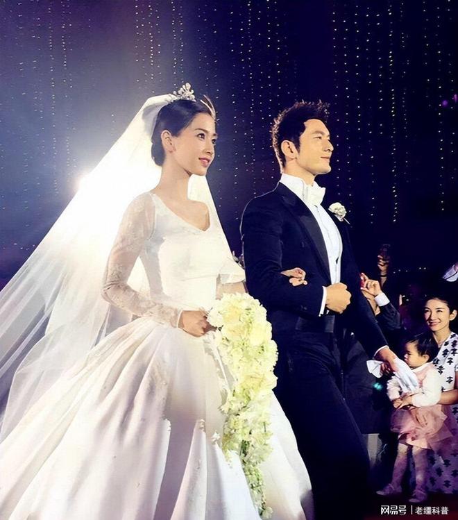 离婚3年高调官宣杨颖喜讯她成黄晓明高攀不