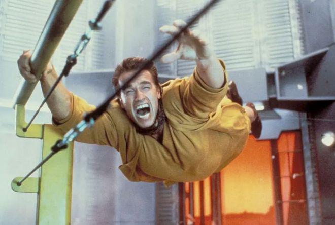 九游娱乐：90年代全球最卖座的10部经典电影《虎胆龙威》仅排第7(图6)