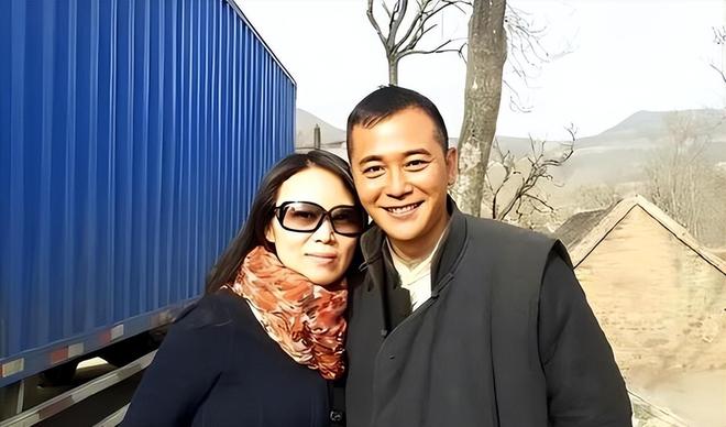 九游娱乐：他长得帅演技好不顾一切娶大15