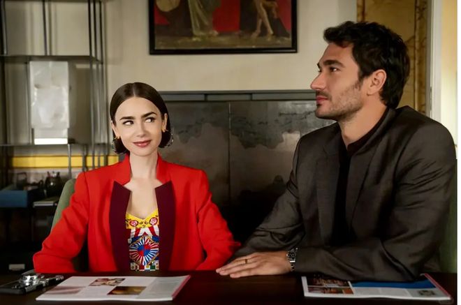 冲着女主颜值仔细看了爆这部美剧(图2)