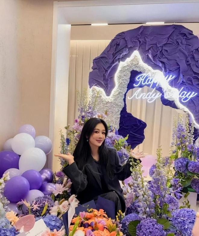 一场生日暴露赵露思江湖地位陈伟霆曾说的一个字竟全说对了！(图3)