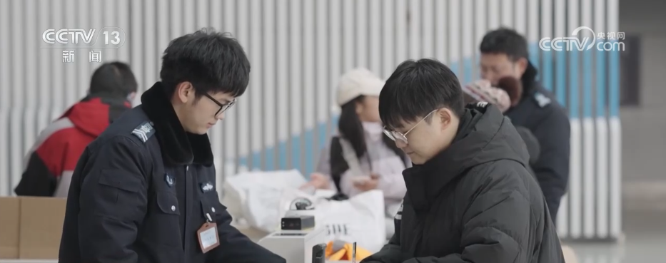 九游娱乐：安检“黑科技”让春运“提速”以科技之力护航返乡路安全畅通(图7)