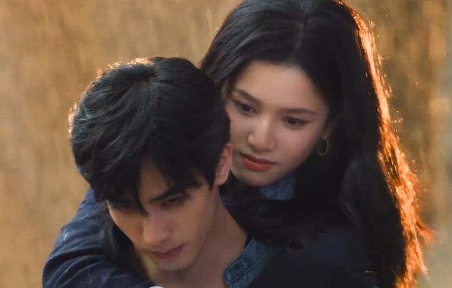 又来了！47岁赵又廷和小17岁张子枫上演