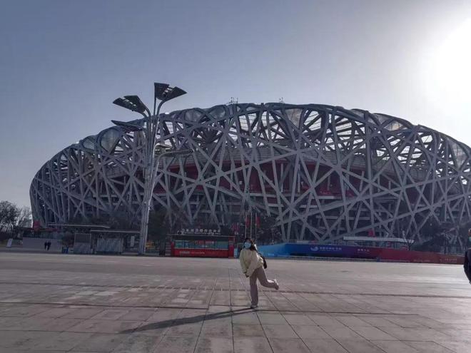 九游娱乐文化：985学生“抛弃”留学背后：国外卡签证国内大学上升(图7)