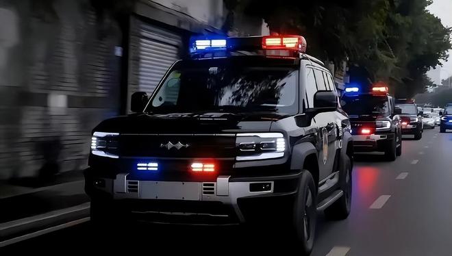 《惊蛰无声》国产座驾出圈007都心动的中国汽车力量(图4)