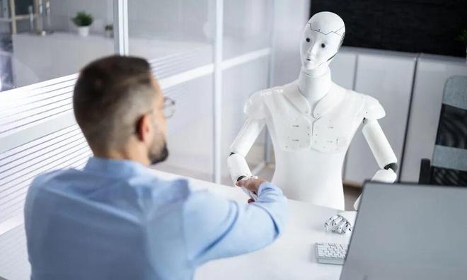 九游娱乐：微软31年老员工被裁六旬老将重新踏上求职路(图4)