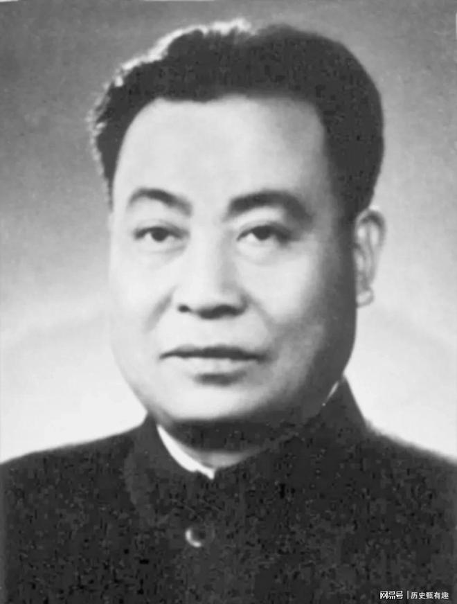 《野火春风斗古城》：地下工作者的经典影像堪称一部谍战大片(图2)