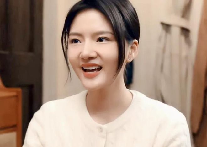 九游娱乐文化：一个可有可无的角色非要占用那么多镜头邹元清被喷一点也不冤(图3)