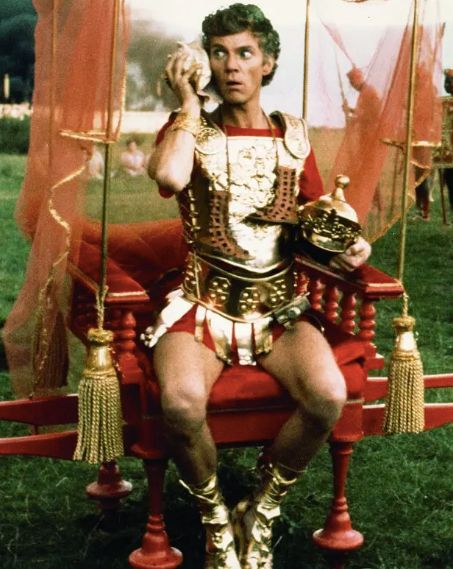 九游娱乐文化：并不是很推荐观看的10大世界禁片我想你应该要知道这些电影(图4)